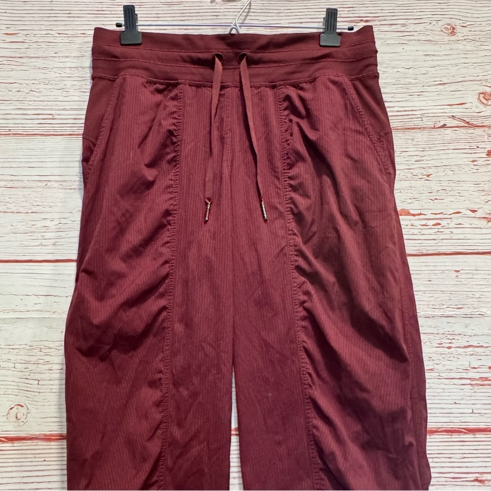 Lululemon Dance Studio Mid-Rise Jogger in Red Merlot Sz 6 - Picture 5 of 13